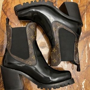 Louis Vuitton Mid Heel Black Patent Leather Slip On’s Size 41 USA Size 10